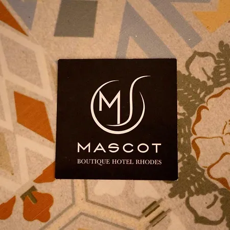 Alojamento de Acomodação e Pequeno-almoço Mascot Garden 3*