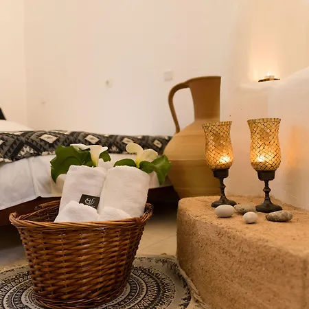 Bed & Breakfast Mascot Garden