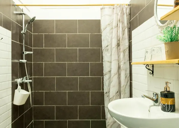 Bed & Breakfast Mascot Garden 3*