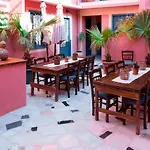 Mascot Garden Couette-café
