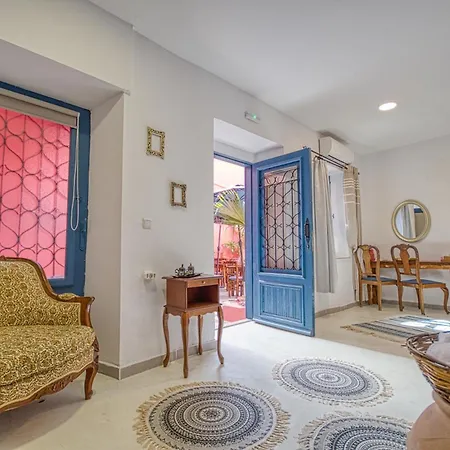 Mascot Garden فندق مبيت وإفطار