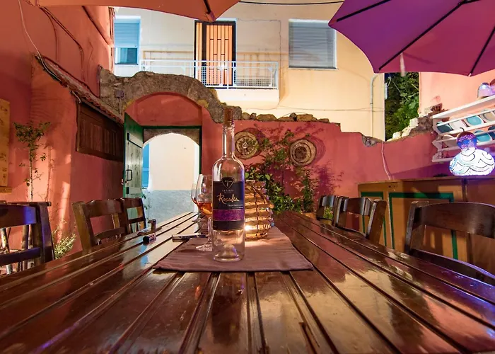 Mascot Garden Bed & Breakfast