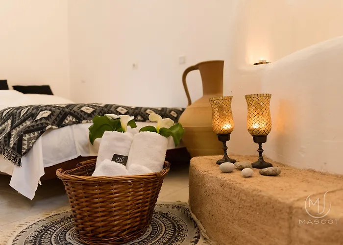 Bed & Breakfast Mascot Garden